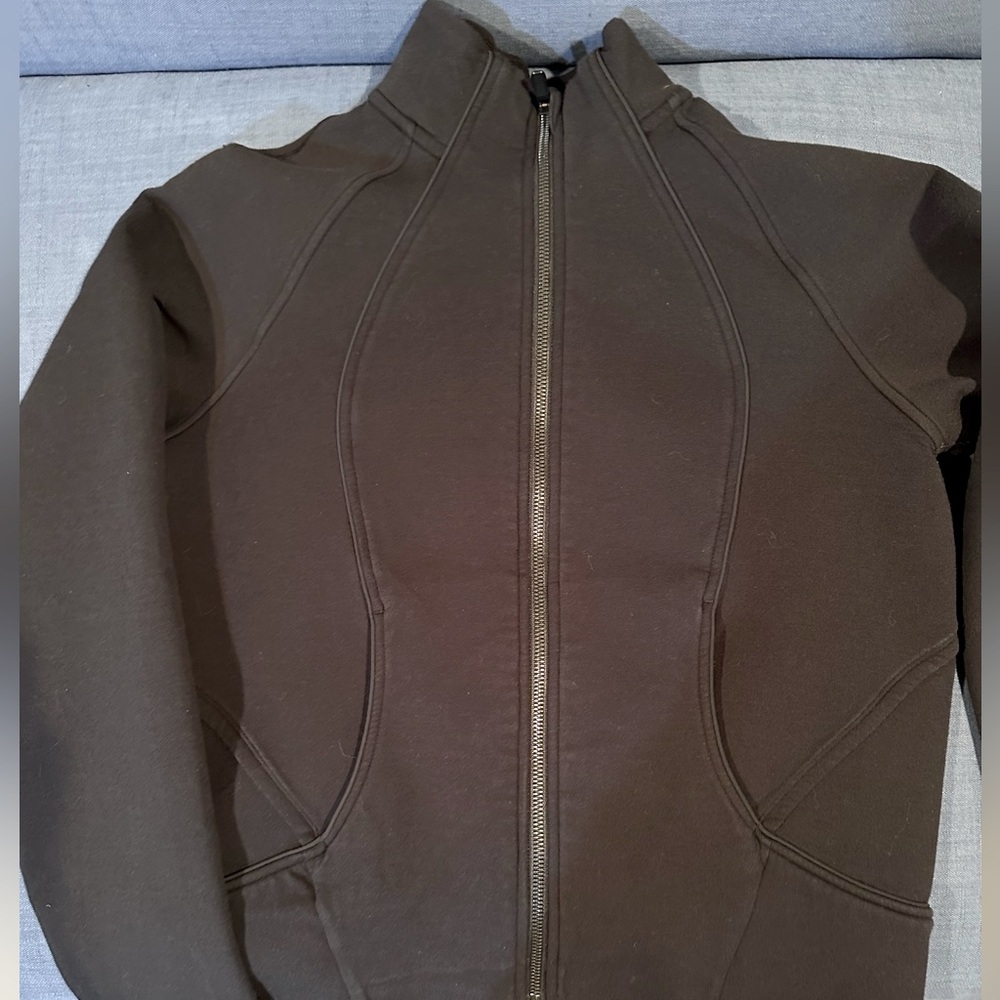 Cropped Lululemon sweatshirt